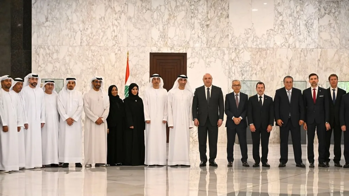 BAE Dış Ticaret Bakanı Al Zeyoudi, Lübnan'la ekonomik işbirliğini görüştü
